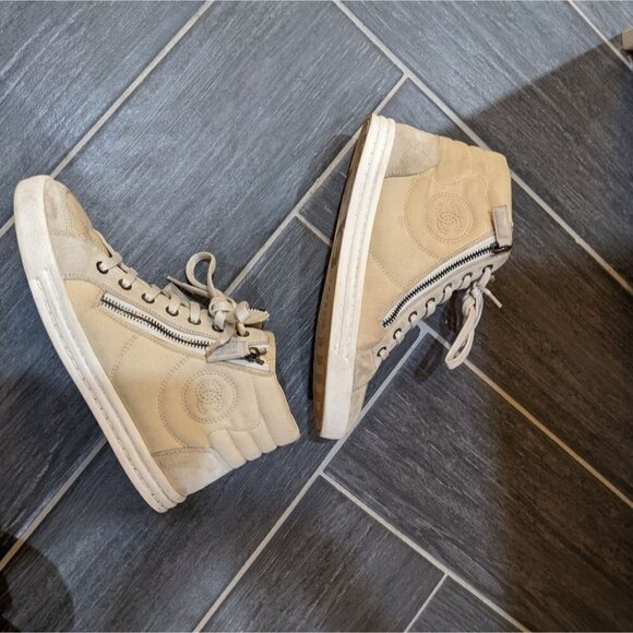 Chanel | Quilted High Top Sneakers G30617 - Picture 6 of 13